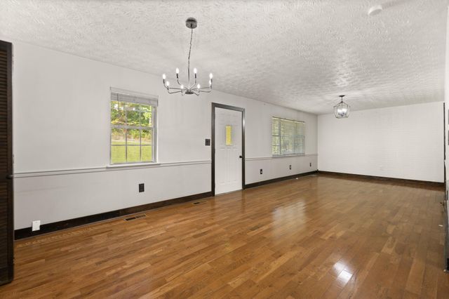 15 Reece Boulevard, Pineville, KY 40977