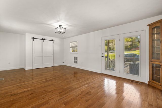 15 Reece Boulevard, Pineville, KY 40977