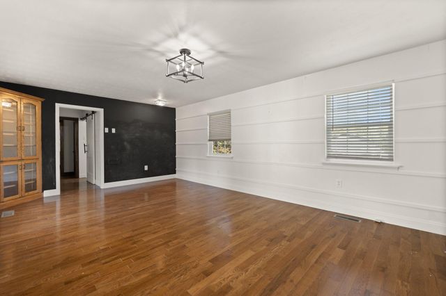 15 Reece Boulevard, Pineville, KY 40977