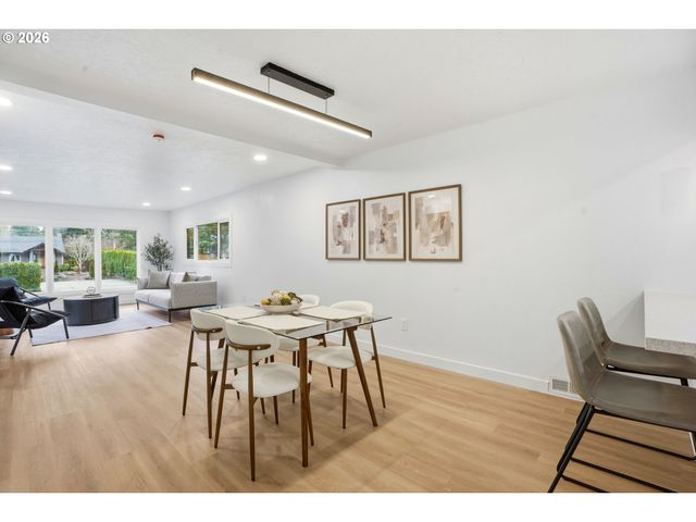 14123 Se UPPER ALDERCREST Dr, Milwaukie, OR 97267