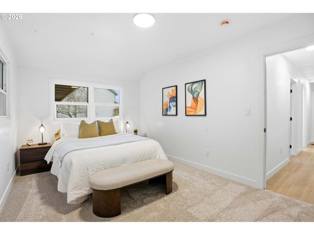 14123 Se UPPER ALDERCREST Dr, Milwaukie, OR 97267