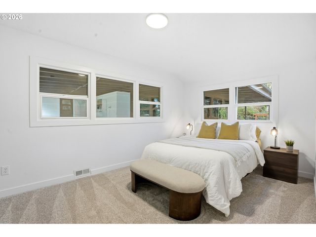 14123 Se UPPER ALDERCREST Dr, Milwaukie, OR 97267