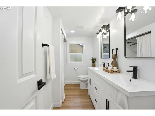 14123 Se UPPER ALDERCREST Dr, Milwaukie, OR 97267