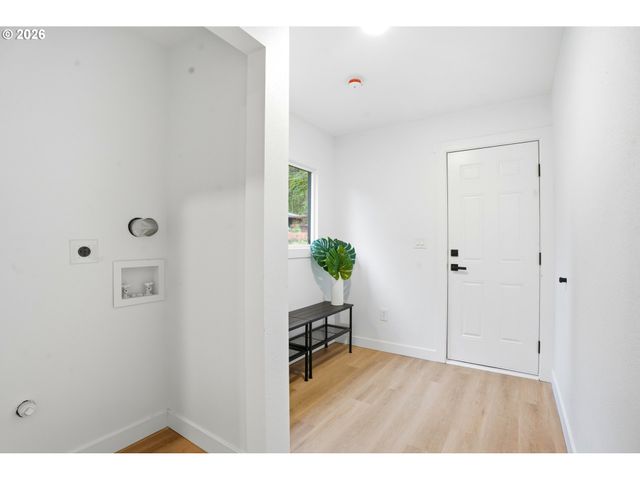 14123 Se UPPER ALDERCREST Dr, Milwaukie, OR 97267