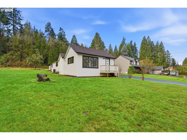 14123 Se UPPER ALDERCREST Dr, Milwaukie, OR 97267
