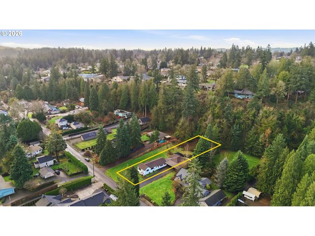 14123 Se UPPER ALDERCREST Dr, Milwaukie, OR 97267