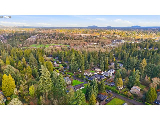 14123 Se UPPER ALDERCREST Dr, Milwaukie, OR 97267