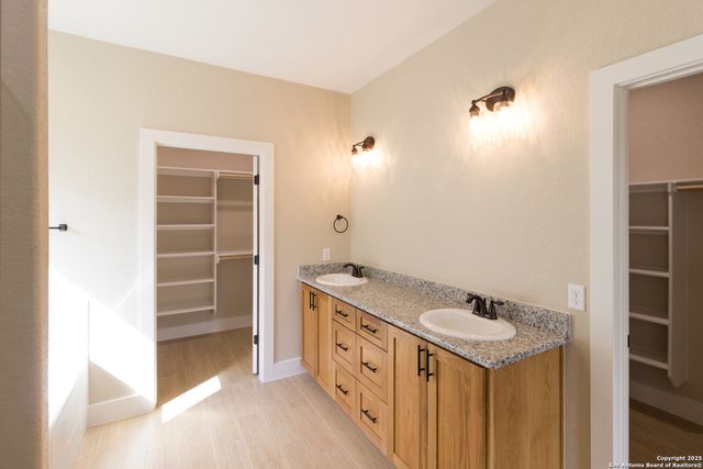 117 Lost Pines Ln, Marion, TX 78124