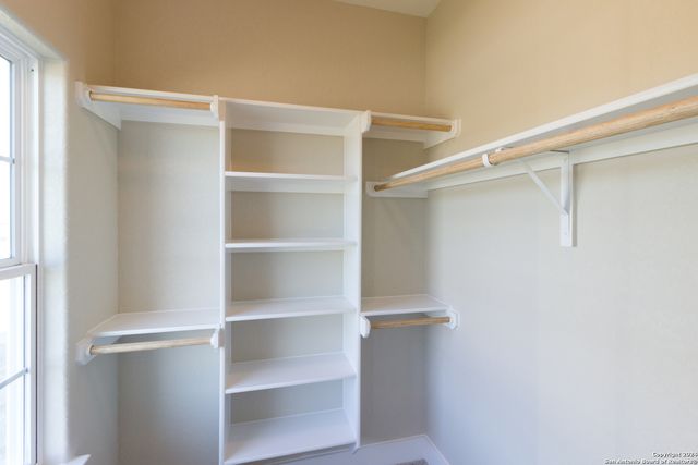 117 Lost Pines Ln, Marion, TX 78124