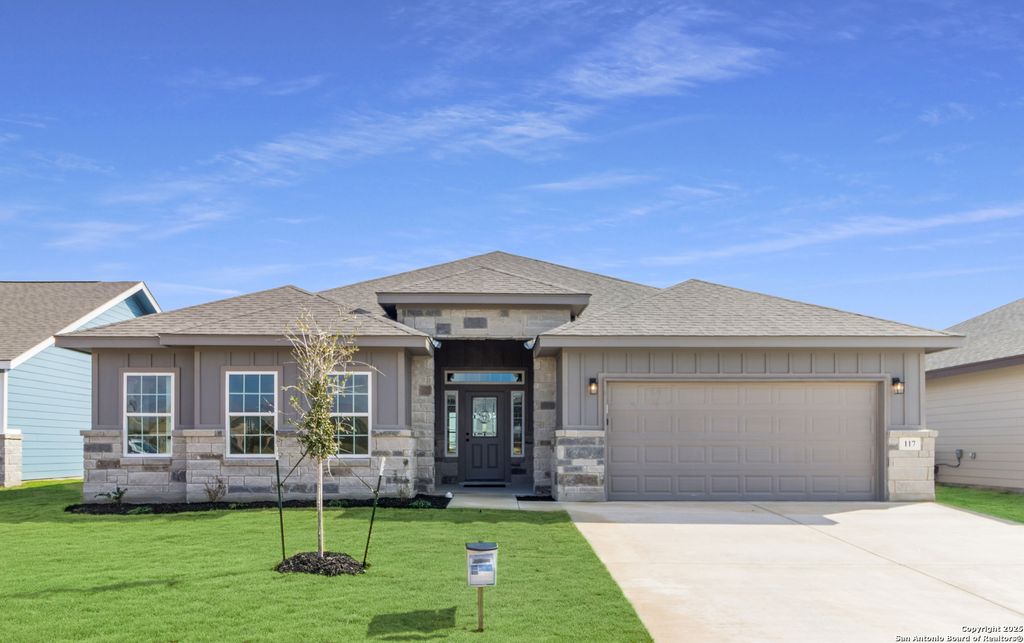 117 Lost Pines Ln, Marion, TX 78124