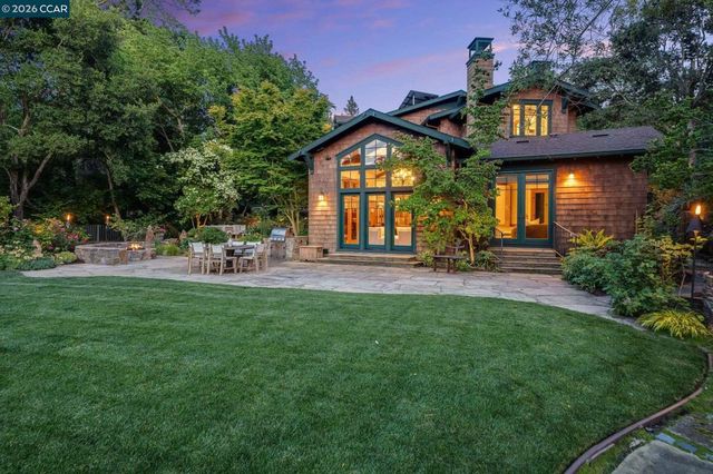 30 Greenwood Ct, Orinda, CA 94563