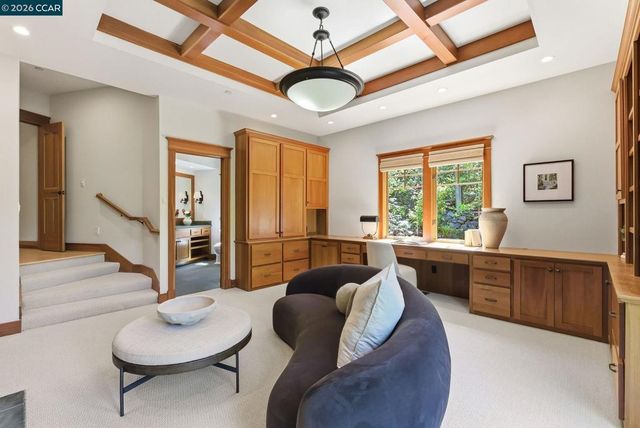 30 Greenwood Ct, Orinda, CA 94563