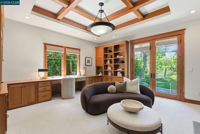 30 Greenwood Ct, Orinda, CA 94563