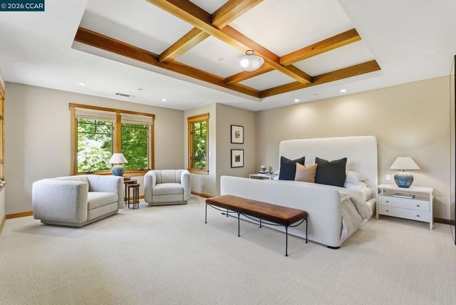 30 Greenwood Ct, Orinda, CA 94563