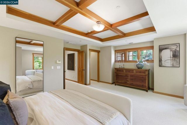 30 Greenwood Ct, Orinda, CA 94563