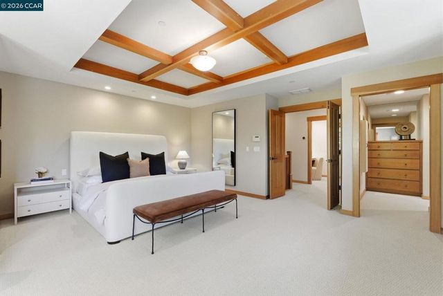30 Greenwood Ct, Orinda, CA 94563