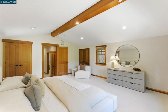 30 Greenwood Ct, Orinda, CA 94563