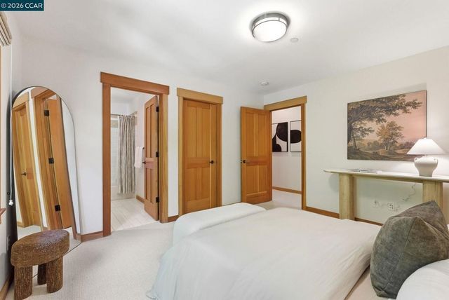 30 Greenwood Ct, Orinda, CA 94563