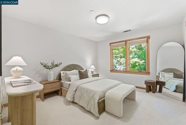 30 Greenwood Ct, Orinda, CA 94563