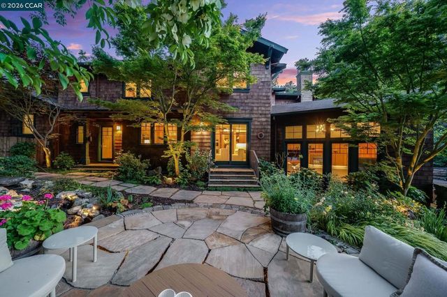 30 Greenwood Ct, Orinda, CA 94563