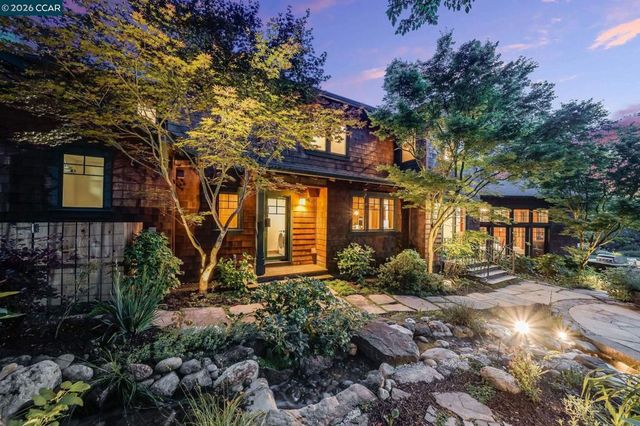 30 Greenwood Ct, Orinda, CA 94563