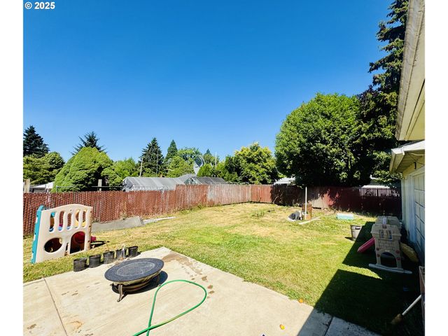 4920 Ne 72ND Ave, Portland, OR 97218