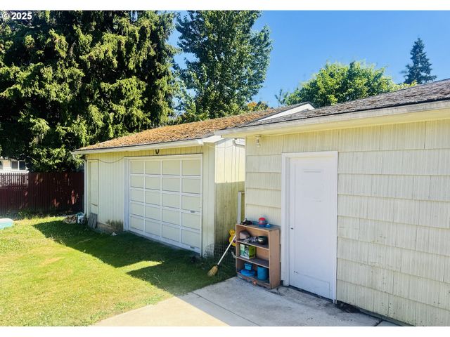 4920 Ne 72ND Ave, Portland, OR 97218