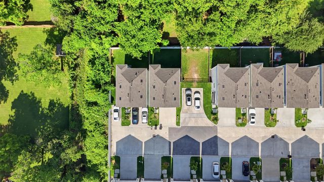 5305 Donovan Gardens Lane, Houston, TX 77091