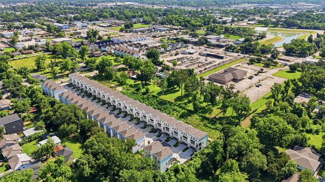 5305 Donovan Gardens Lane, Houston, TX 77091