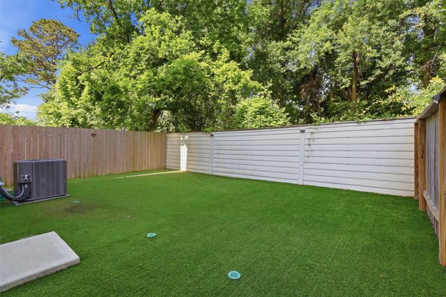 5305 Donovan Gardens Lane, Houston, TX 77091