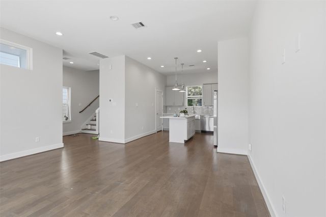 5305 Donovan Gardens Lane, Houston, TX 77091