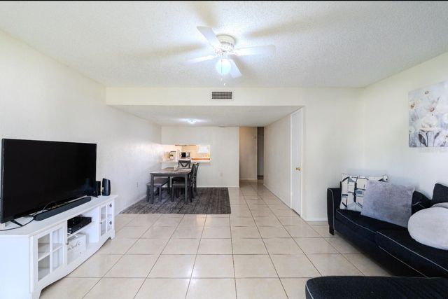 4267 S SEMORAN BOULEVARD 11, Orlando, FL 32822