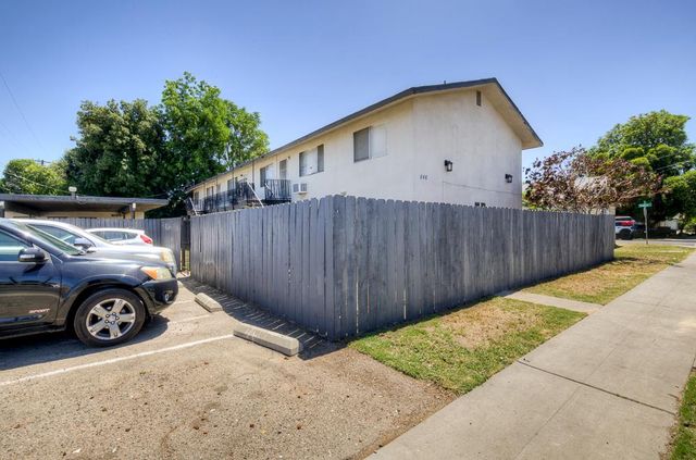 446 N Maple Avenue, Fresno, CA 93702