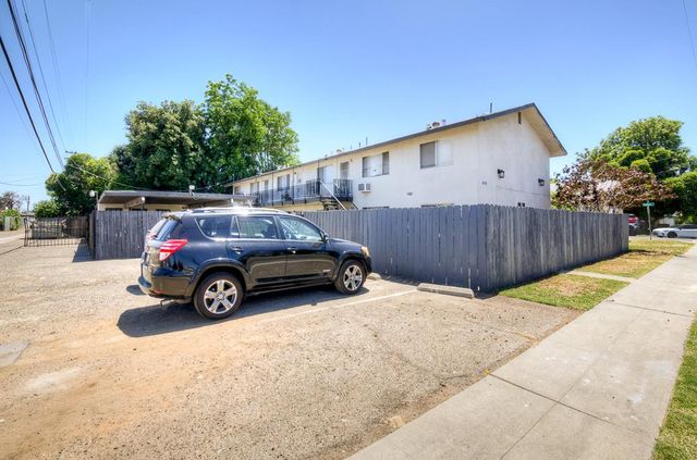 446 N Maple Avenue, Fresno, CA 93702