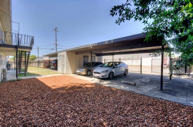 446 N Maple Avenue, Fresno, CA 93702