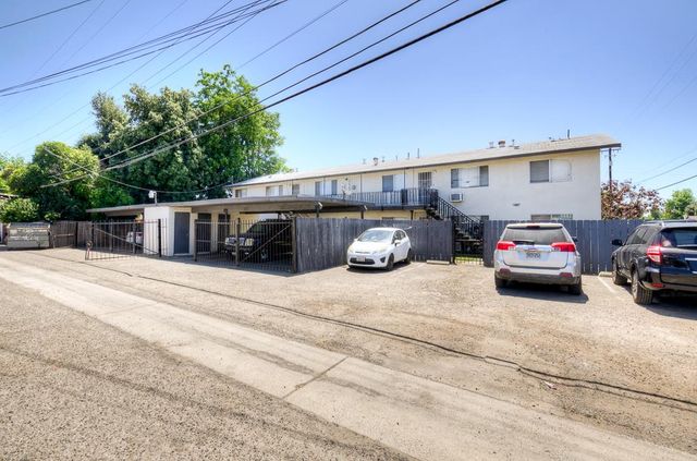 446 N Maple Avenue, Fresno, CA 93702