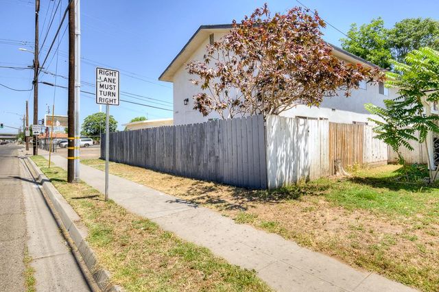 446 N Maple Avenue, Fresno, CA 93702