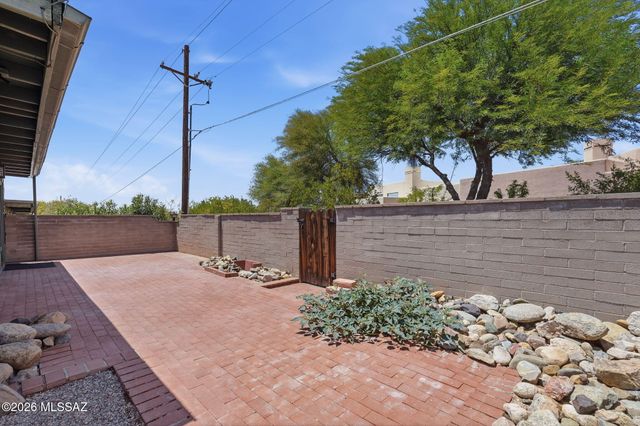153 E Mountain Morning Drive, Tucson, AZ 85704