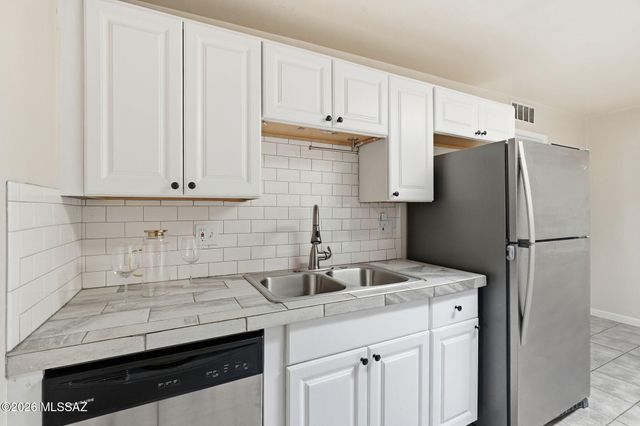 153 E Mountain Morning Drive, Tucson, AZ 85704