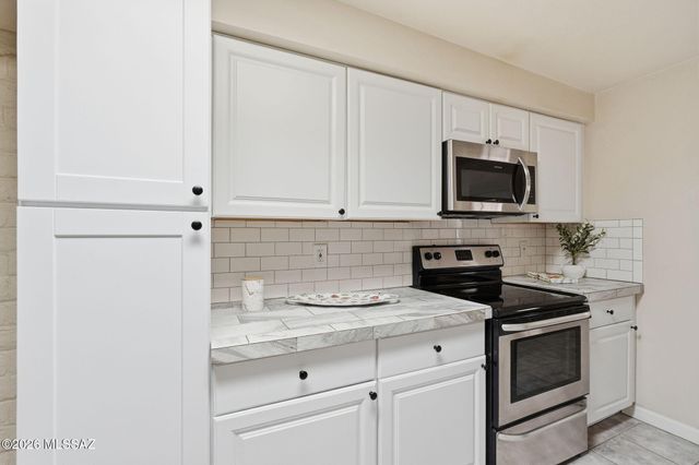 153 E Mountain Morning Drive, Tucson, AZ 85704