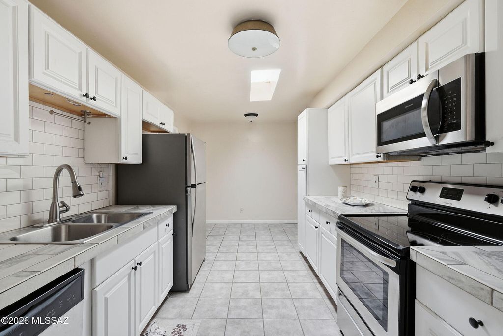 153 E Mountain Morning Drive, Tucson, AZ 85704