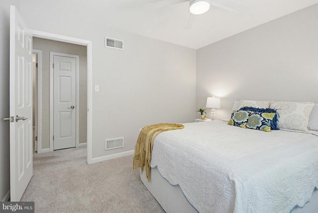 2640 SPRING VALLEY RD, Lancaster, PA 17601