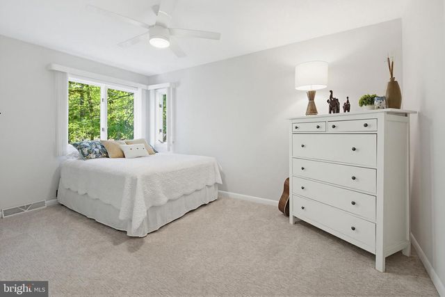 2640 SPRING VALLEY RD, Lancaster, PA 17601