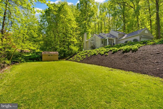 2640 SPRING VALLEY RD, Lancaster, PA 17601