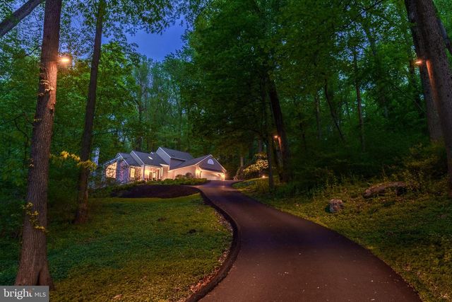 2640 SPRING VALLEY RD, Lancaster, PA 17601
