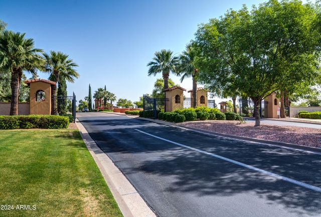 13755 W NOGALES Drive, Sun City West, AZ 85375