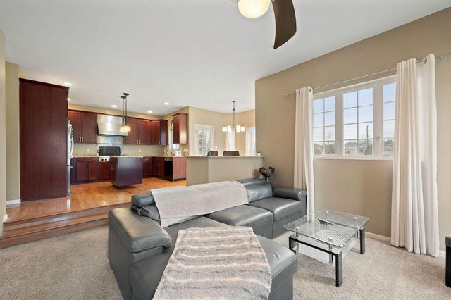 1216 Saratoga Avenue, Schererville, IN 46375