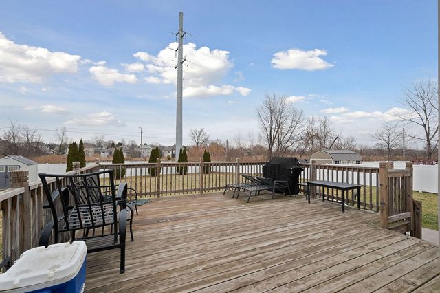 1216 Saratoga Avenue, Schererville, IN 46375