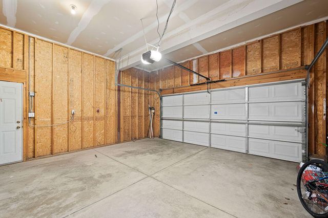 1216 Saratoga Avenue, Schererville, IN 46375