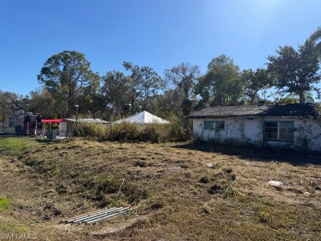 18226 Palm Beach BLVD, Alva, FL 33920